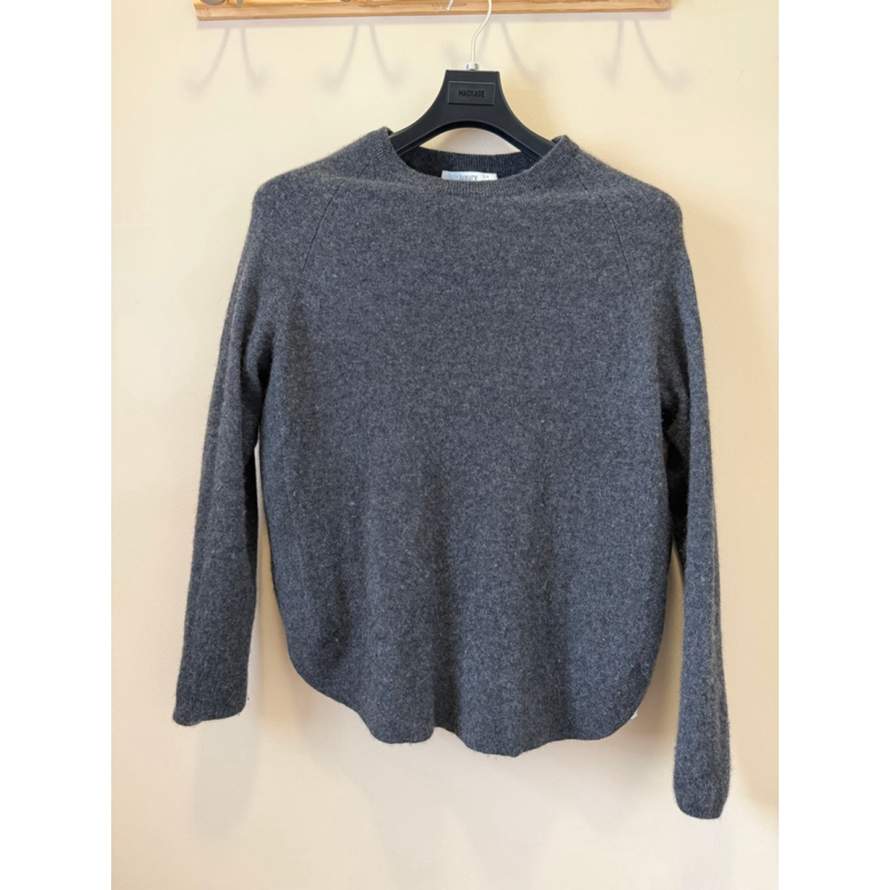 Women's Subtle Luxury Gray Cashmere Crew Neck Sweater S/M